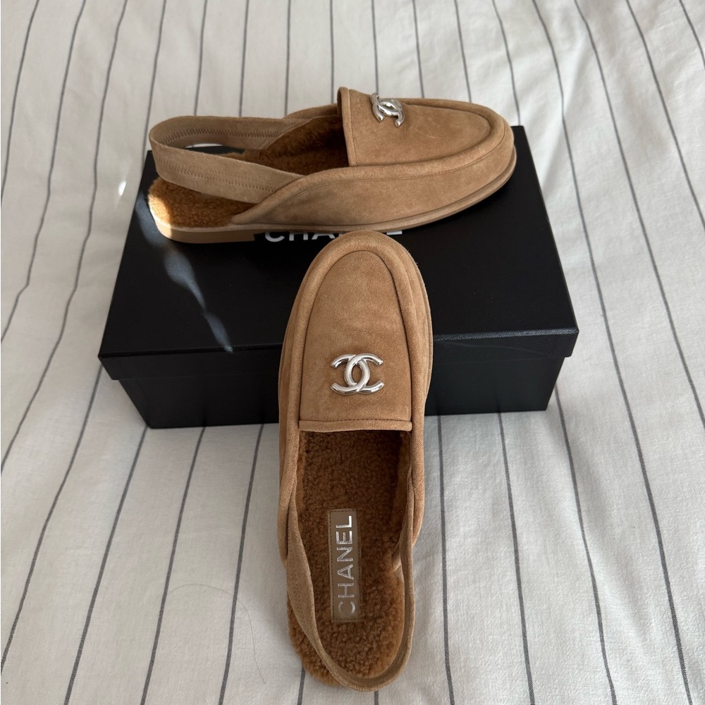 Chanel Tan Logo Slingback Loafers with shearling lining SZ 40 NEW/ full set